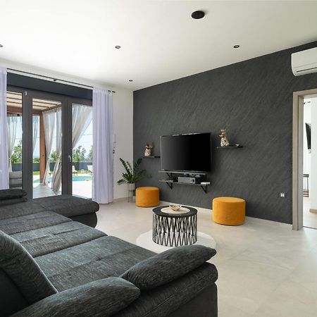 Villa Posidonia Near Pula With Sea View And Surrounded By Olive Trees Krnica Exterior foto