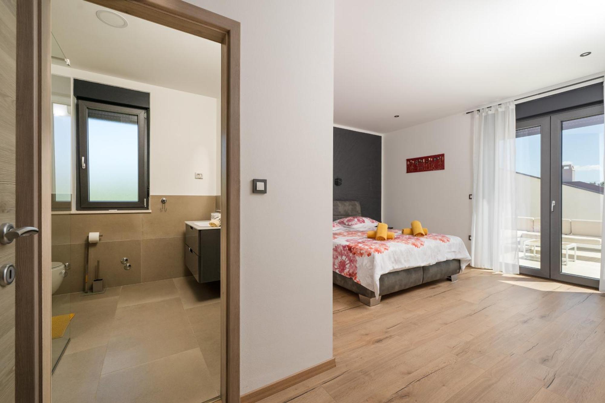 Villa Posidonia Near Pula With Sea View And Surrounded By Olive Trees Krnica Exterior foto