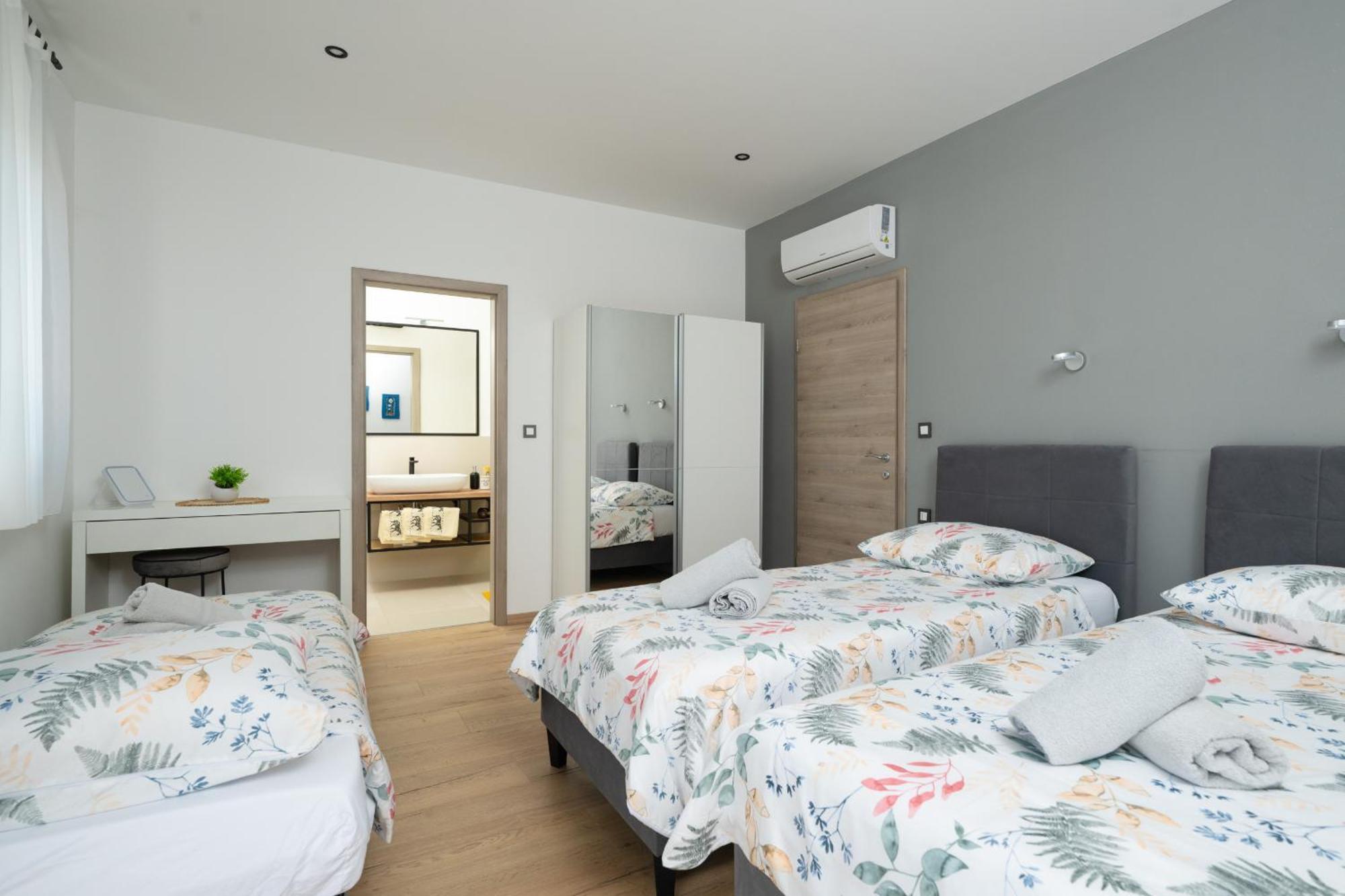 Villa Posidonia Near Pula With Sea View And Surrounded By Olive Trees Krnica Exterior foto